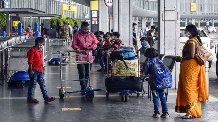 Air India News: वरिष्ठ नागरिकों और छात्रों को तगड़ा झटका, रेलवे के बाद अब यहां भी सफर करना हुआ महंगा