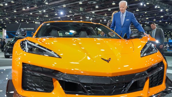 अमेरिकी राष्ट्रपति जो बाइडेन ने बताया खुद को कारों का दीवाना, इस खास कार के हुए कायल