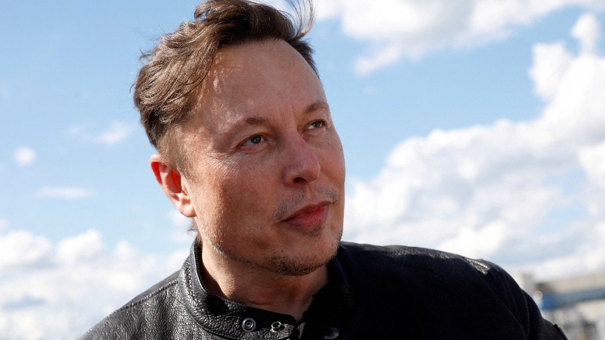 Elon Musk को एक दिन में हुआ 15 अरब डॉलर का नुकसान, Tesla के शेयर्स में भारी गिरावट का असर