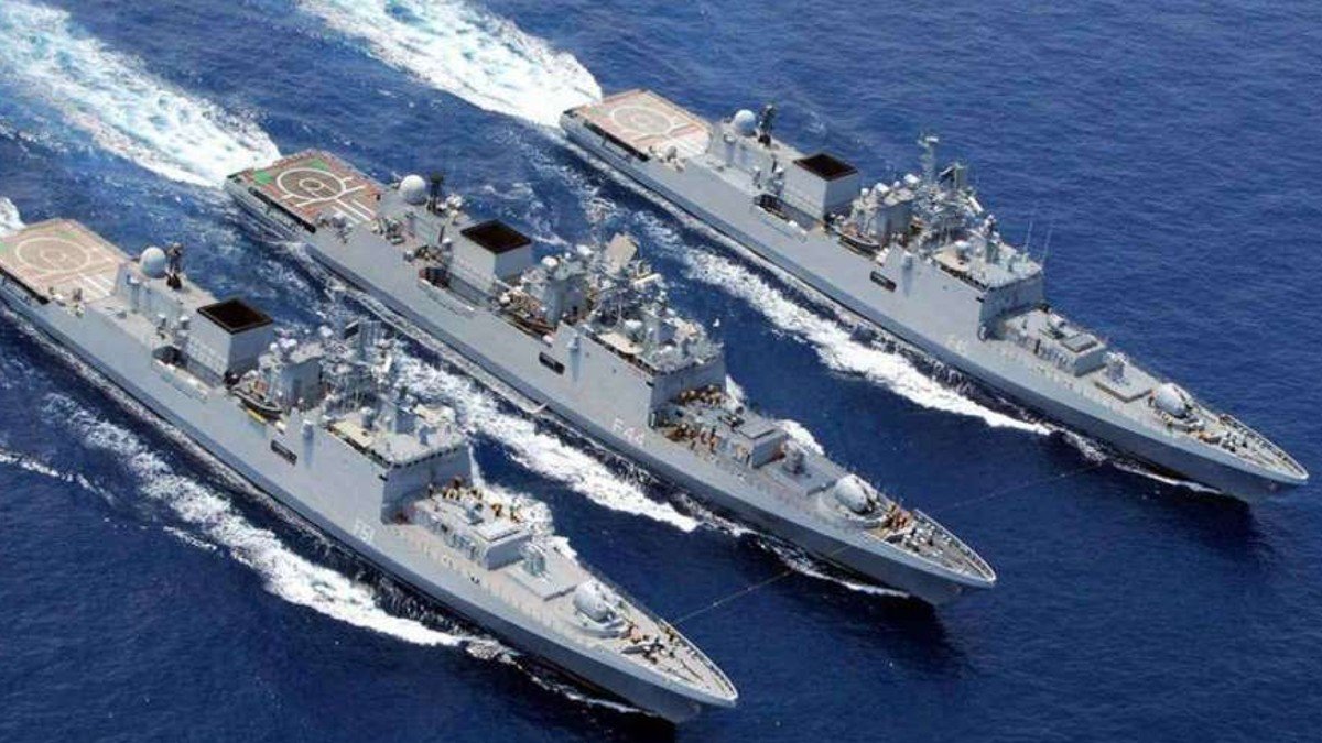 नौसेना दिवस के मौके पीएम मोदी ने नौसैनिकों को दी बधाई, कहा- ''भारत में हमें आपके समृद्ध समुद्री इतिहास पर गर्व है''