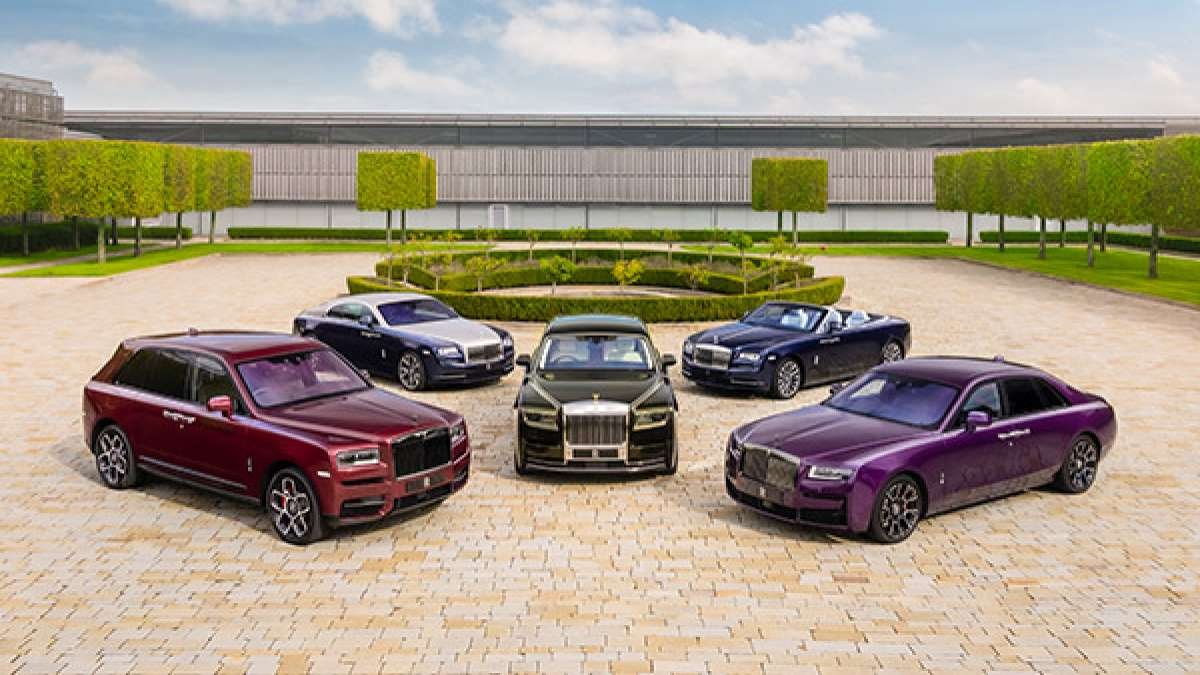 Rolls-Royce car sales in 2022 | अंबानी से लेकर अजय देवगन तक करते हैं इस कार का इस्तेमाल, 118 साल में पहली बार कर दिखाया यह कारनामा