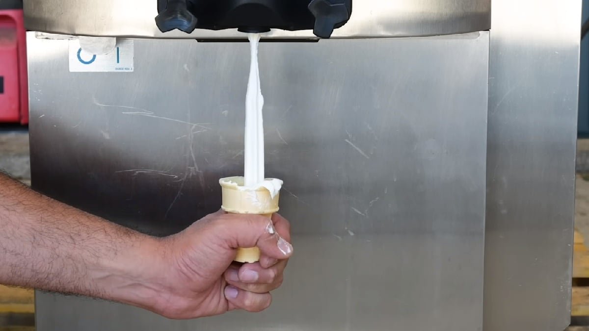 McDonalds की आइसक्रीम मशीन क्यों होती है बार-बार खराब? iFixit ने शेयर किया दिलचस्प रिपेयर वीडियो